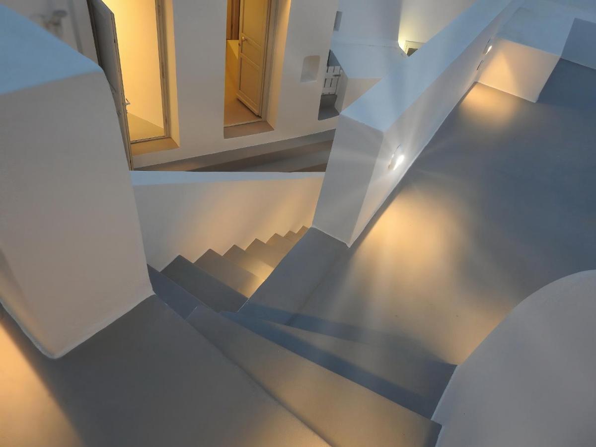 Golden Stone Santorini Suites อาโกรตีรี ภายนอก รูปภาพ